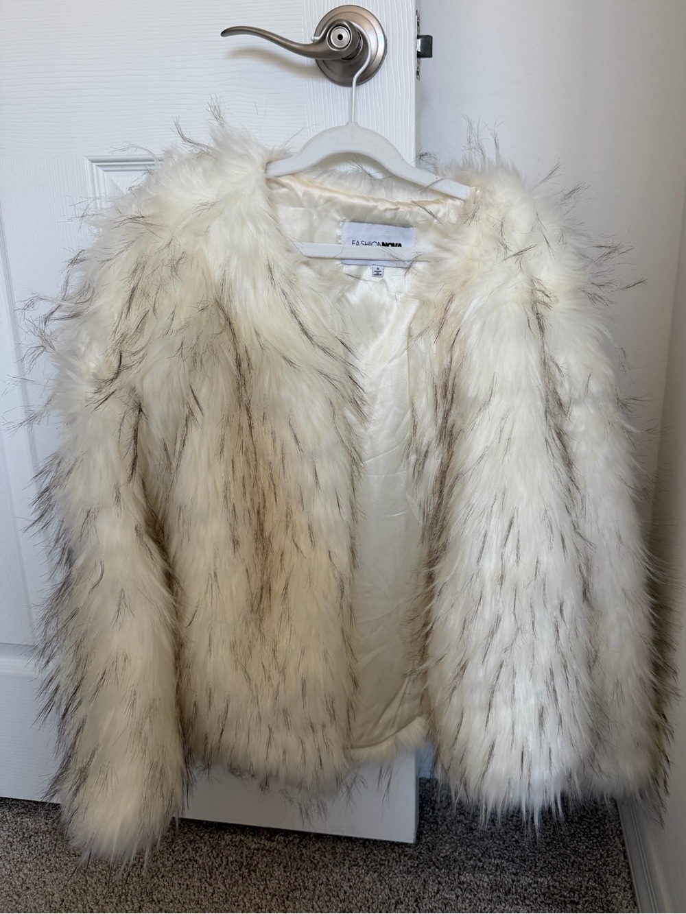 Fashion nova size Small Faux Fur Cream Jacket